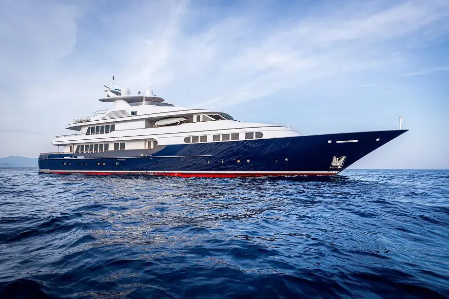 Hercules yacht, a 164 ft Feadship luxury superyacht underway, 49.99 meters, built in 1998, 2024.