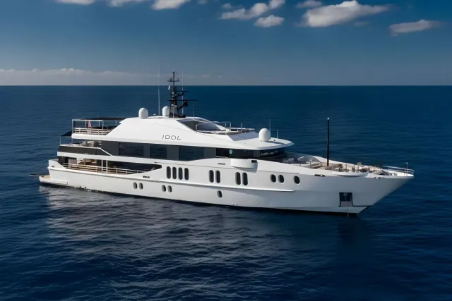 Idol yacht, a 196 ft Austal luxury superyacht underway, 59.9 meters, built in 2007, 2022.