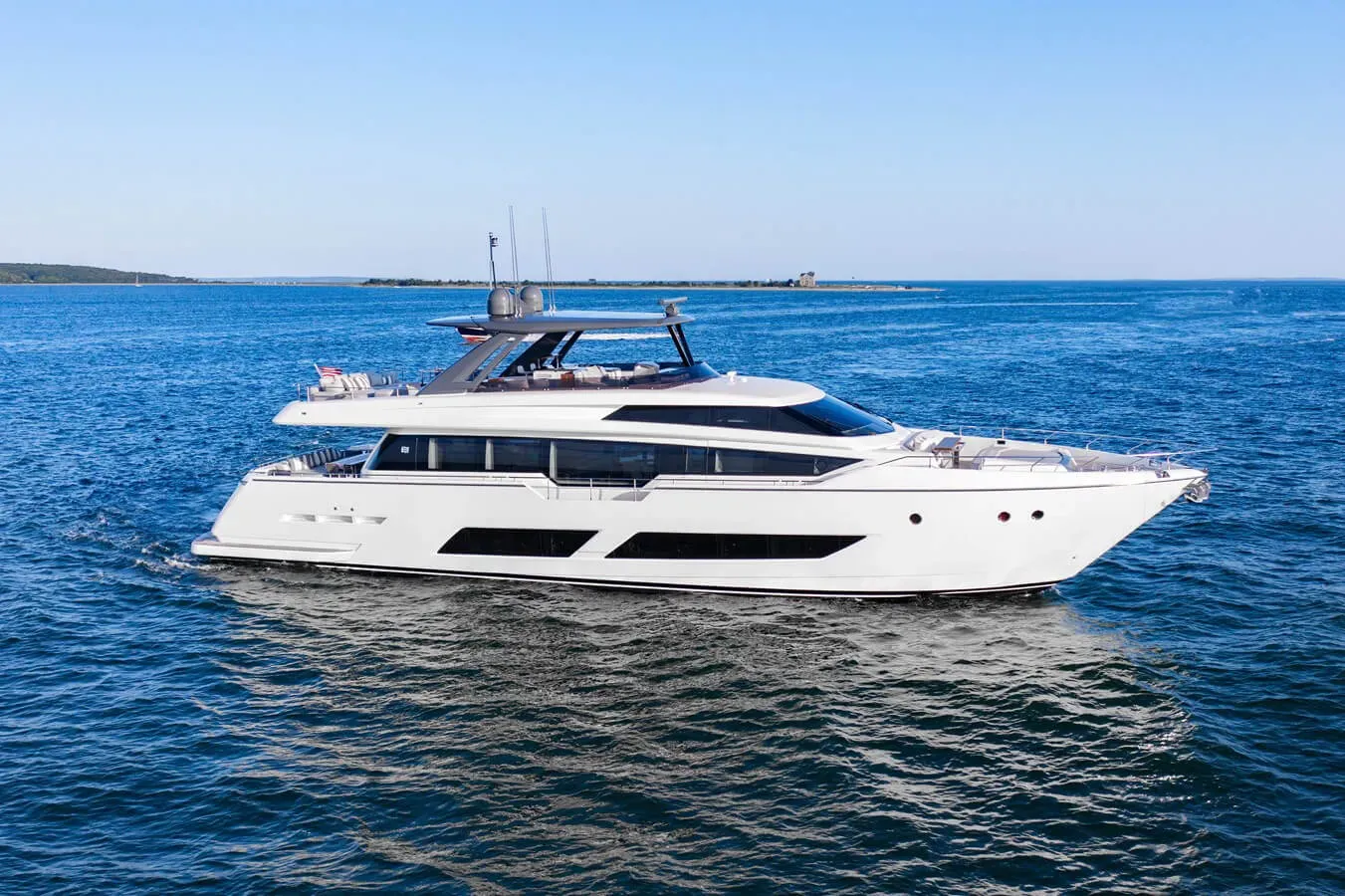Isla Marie yacht, a 85 ft Ferretti luxury superyacht underway, 26.14 meters, built in 2021.