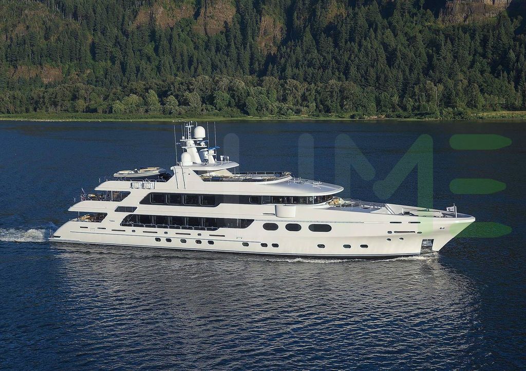 White Jackpot yacht for charter and price offered for rent by LIME Yachts and Brokerage located in Fort Lauderdale Florida.