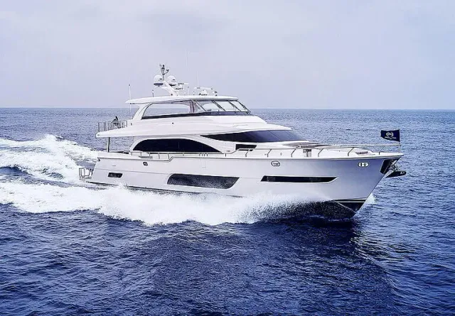 Journey yacht, a 83 ft Horizon luxury superyacht underway, 25.32 meters, built in 2021.