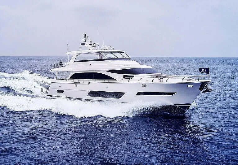 Journey yacht, a 83 ft Horizon luxury superyacht underway, 25.32 meters, built in 2021.
