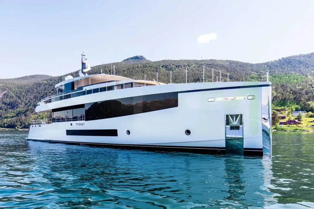 White Kamino yacht - 109' (33m) Feadship offered by LIME Yachts and Brokerage of Ft Lauderdale, Florida.