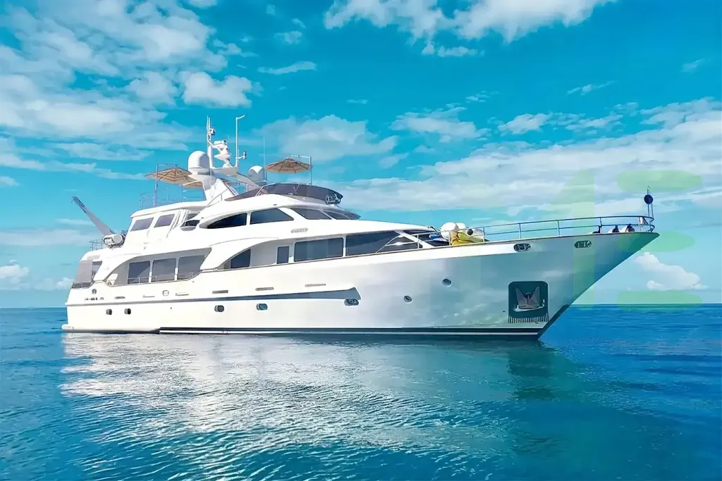 White La Bella Sara III yacht - 2026 guide with the owner of the world's 6981st largest yacht, the 348th largest yacht built by superyacht builder Benetti Yachts, based in Italy.