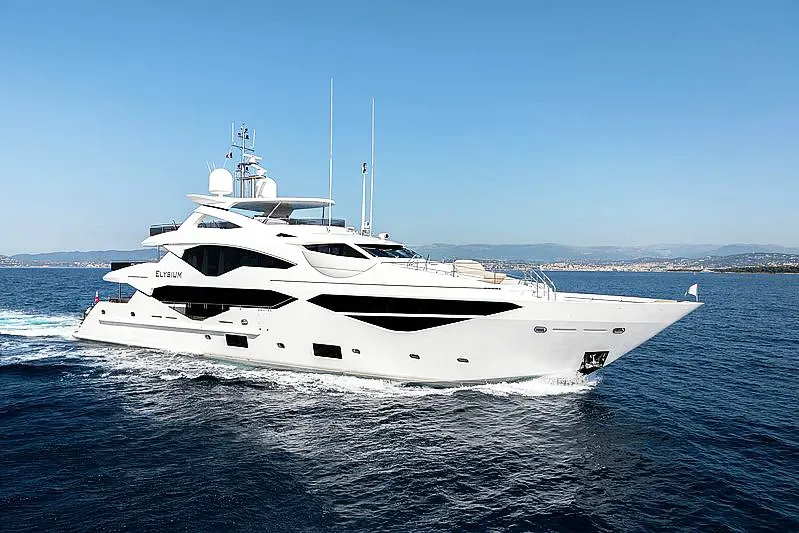 Lady G yacht, a 131 ft Sunseeker luxury superyacht underway, 40.05 meters, built in 2018.