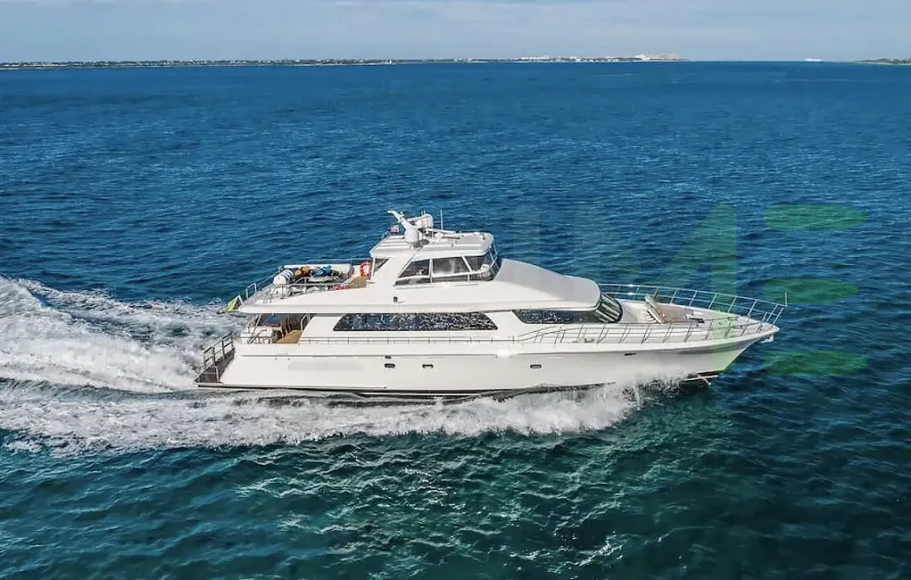 White Lady Lorraine yacht - 2026 guide with the owner of the world's 8660th largest yacht, the 34th largest yacht built by superyacht builder Cheoy Lee, based in Hong Kong.