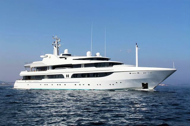 Lady Marina yacht, a 209 ft Feadship luxury superyacht underway, 63.95 meters, built in 1999, 2020.