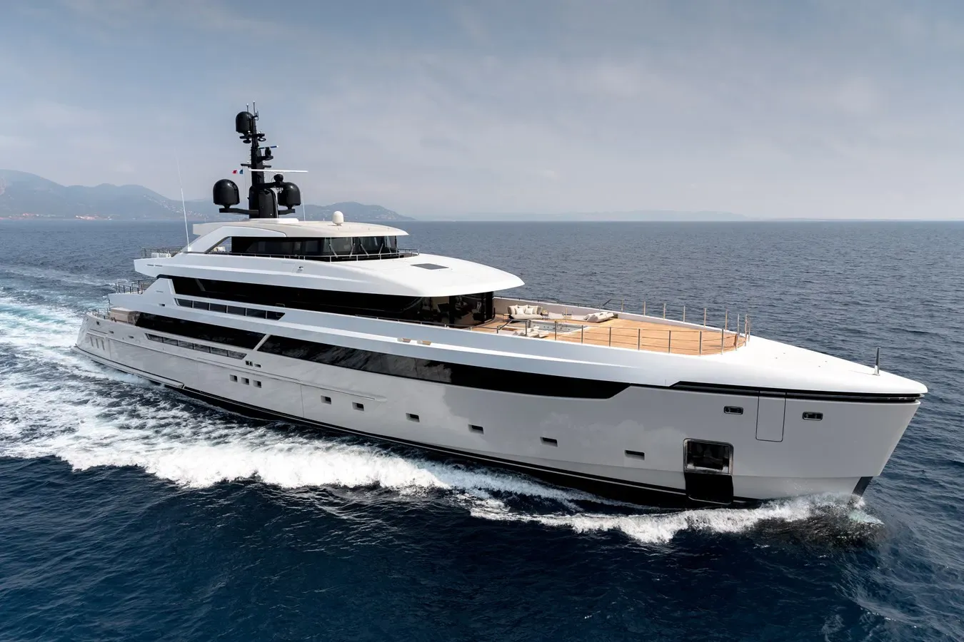 Lemon Tree yacht, a 201 ft Sanlorenzo luxury superyacht underway, 61.5 meters, built in 2021.