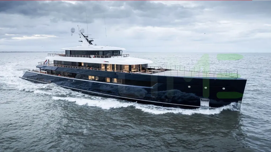 White Les Cinq yacht - 2026 guide with the owner of the world's 282nd largest yacht, the 39th largest yacht built by superyacht builder Feadship, based in Netherlands.