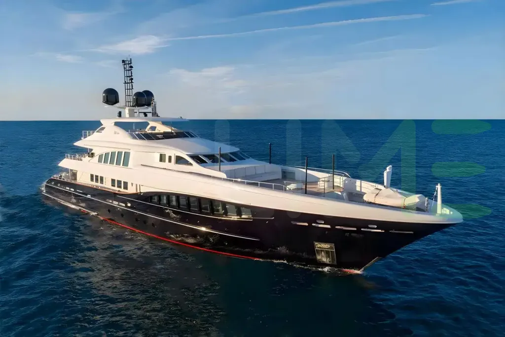 White Let It Be M yacht - 2026 guide with the owner of the world's 3477th largest yacht, the 112th largest yacht built by superyacht builder Heesen, based in Netherlands.