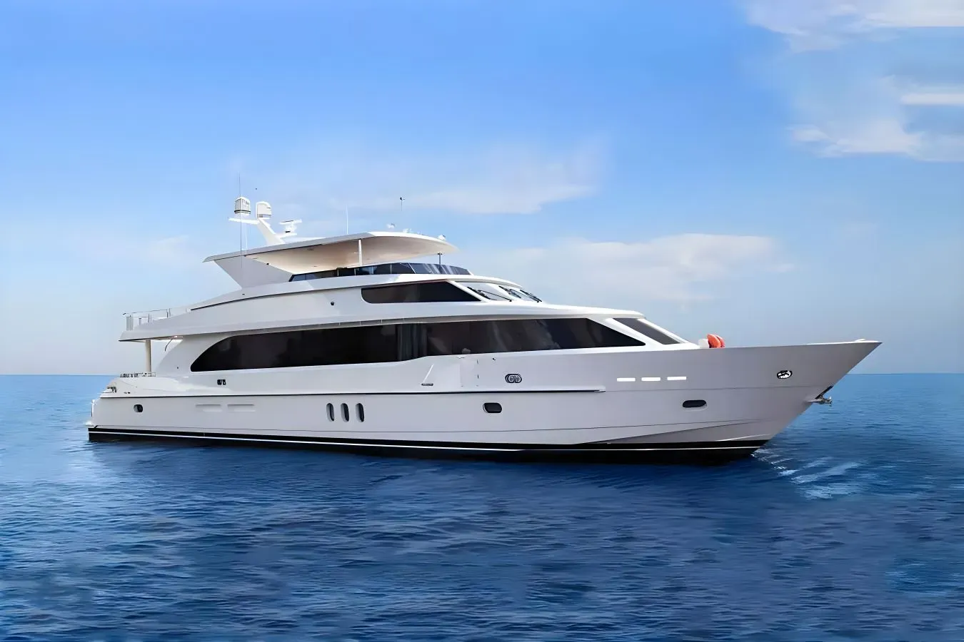 Lola T yacht, a 101 ft Hargrave luxury superyacht underway, 30.78 meters, built in 2016.