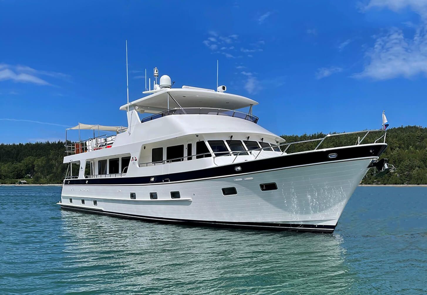 Lucky Lady 89 ft yacht (27m) Outer Reef yachts off market. The best new and used boats. One of twelve superyachts.