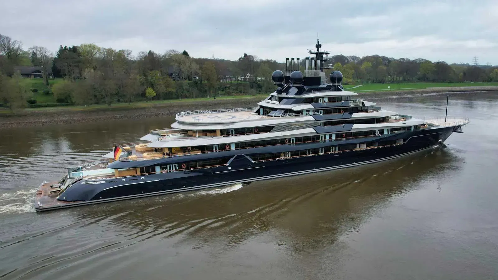 Luminance 455 ft yacht (139m) Lürssen yachts off market. The best new and used boats. One of twelve superyachts.