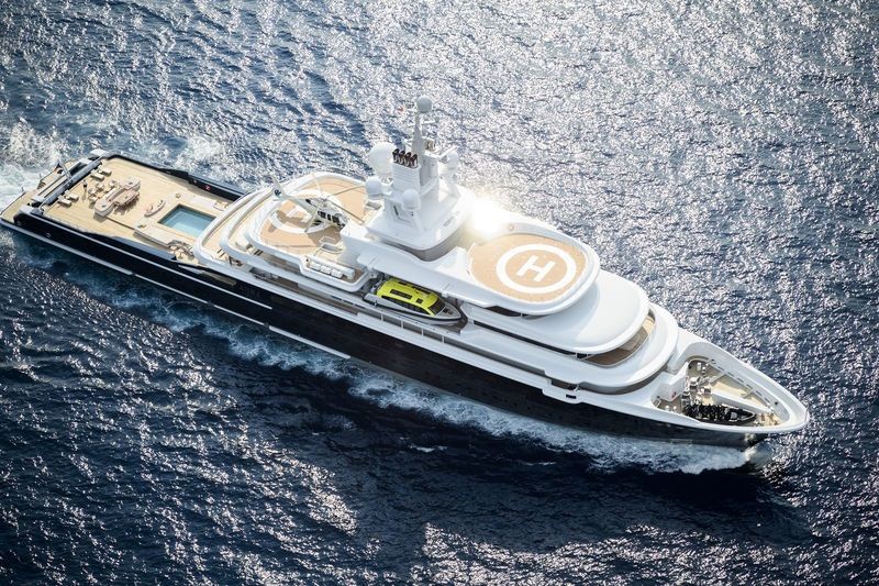 Luna yacht, a 374 ft Lloyd Werft luxury superyacht underway, 114.2 meters, built in 2010, 2016.
