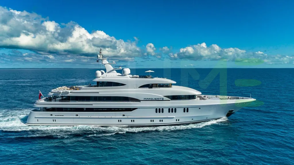 White Lunaris yacht - 2026 guide with the owner of the world's 562nd largest yacht, the 81st largest yacht built by superyacht builder Lürssen, based in Germany.