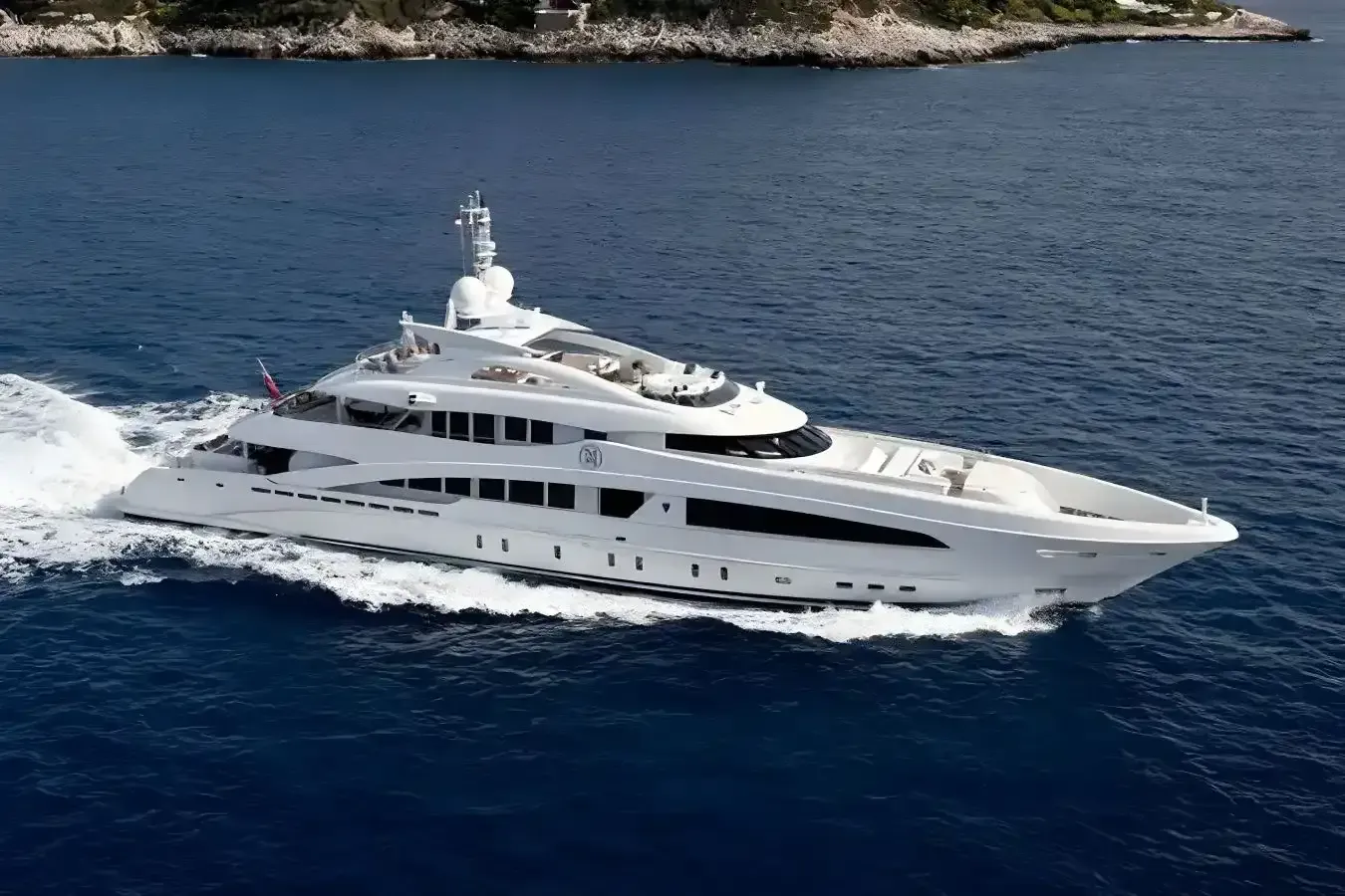 Mado yacht, a 163 ft Heesen luxury superyacht underway, 49.8 meters, built in 2014, 2025.