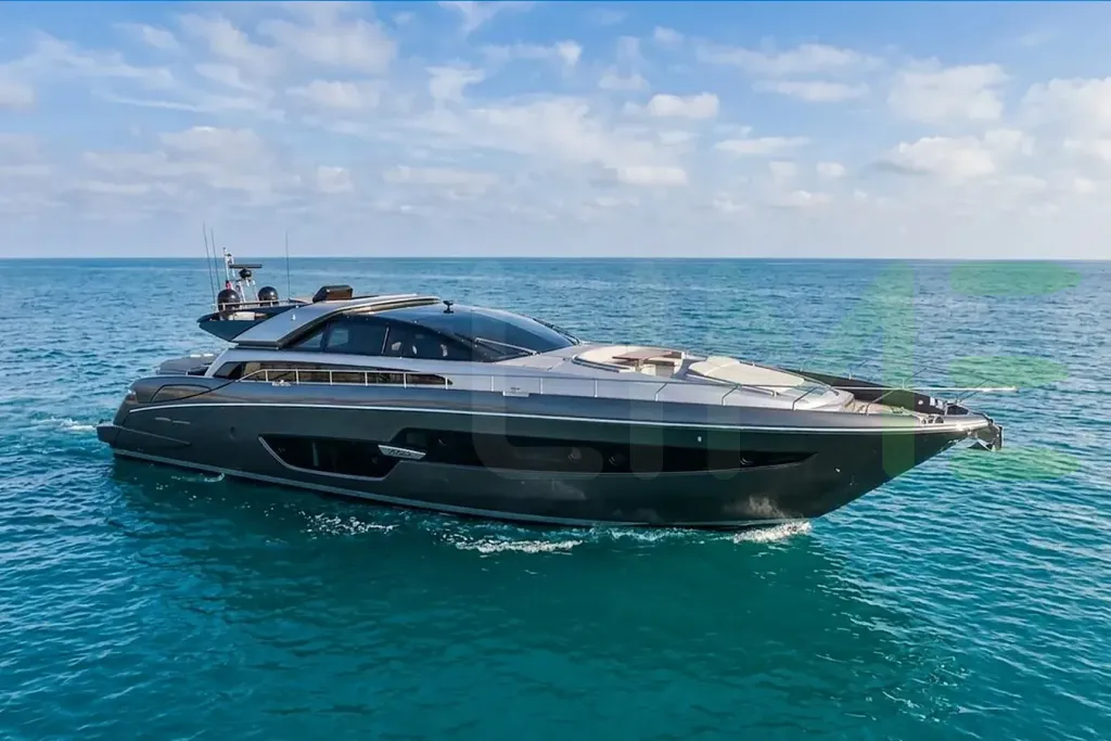 White Maroon yacht - 2026 guide with the owner of the world's 9860th largest yacht, the 204th largest yacht built by superyacht builder Riva, based in Italy.
