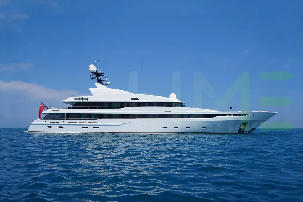 White Marun yacht - 2026 guide with the owner of the world's 697th largest yacht, the 53rd largest yacht built by superyacht builder Amels, based in Netherlands.