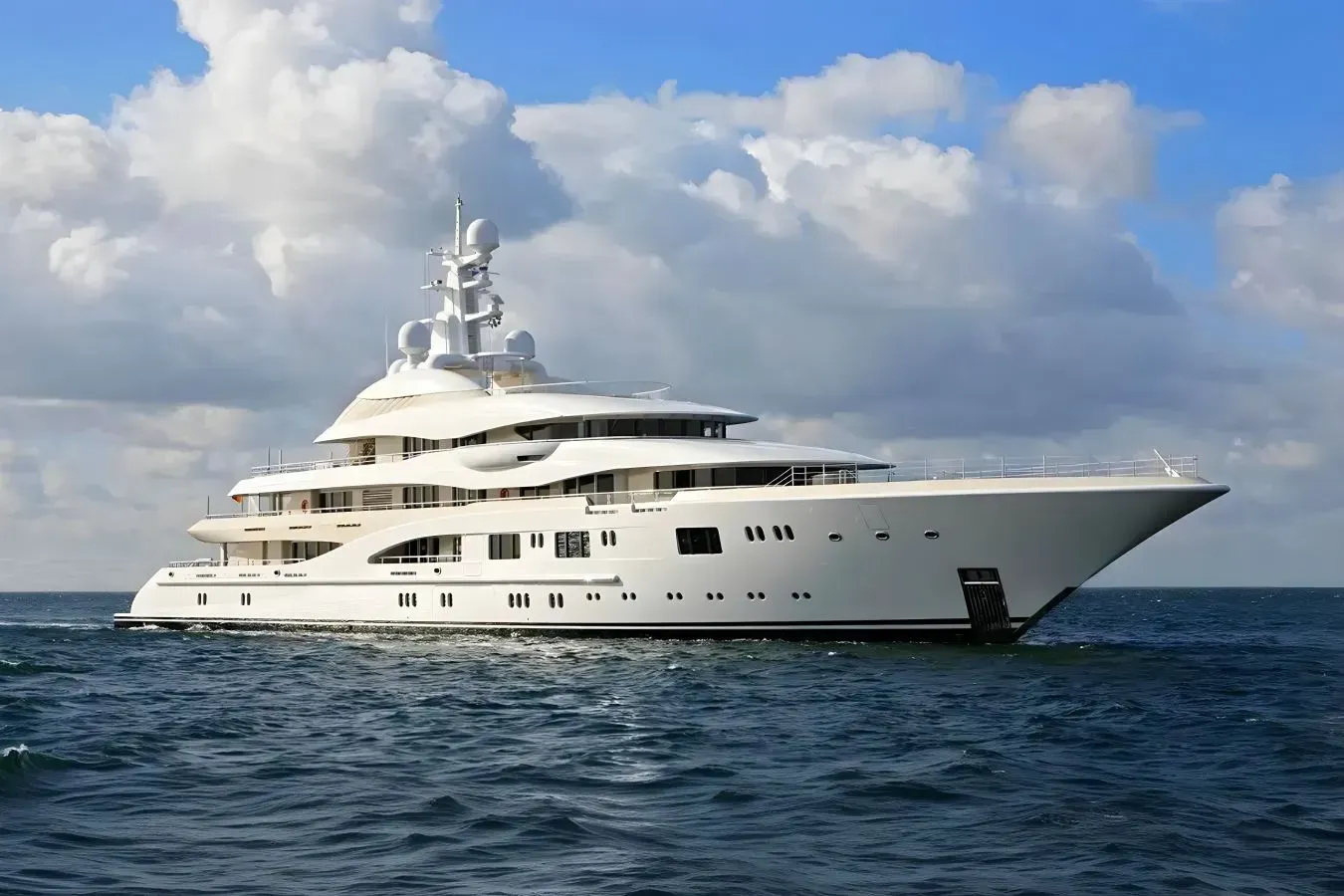 Meridian A yacht, a 279 ft Lürssen luxury superyacht underway, 85.1 meters, built in 2011, 2019.