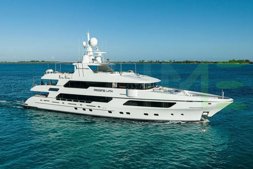 White Miss Michelle yacht - 2026 guide with the owner of the world's 2050th largest yacht, the 20th largest yacht built by superyacht builder Christensen, based in United States.