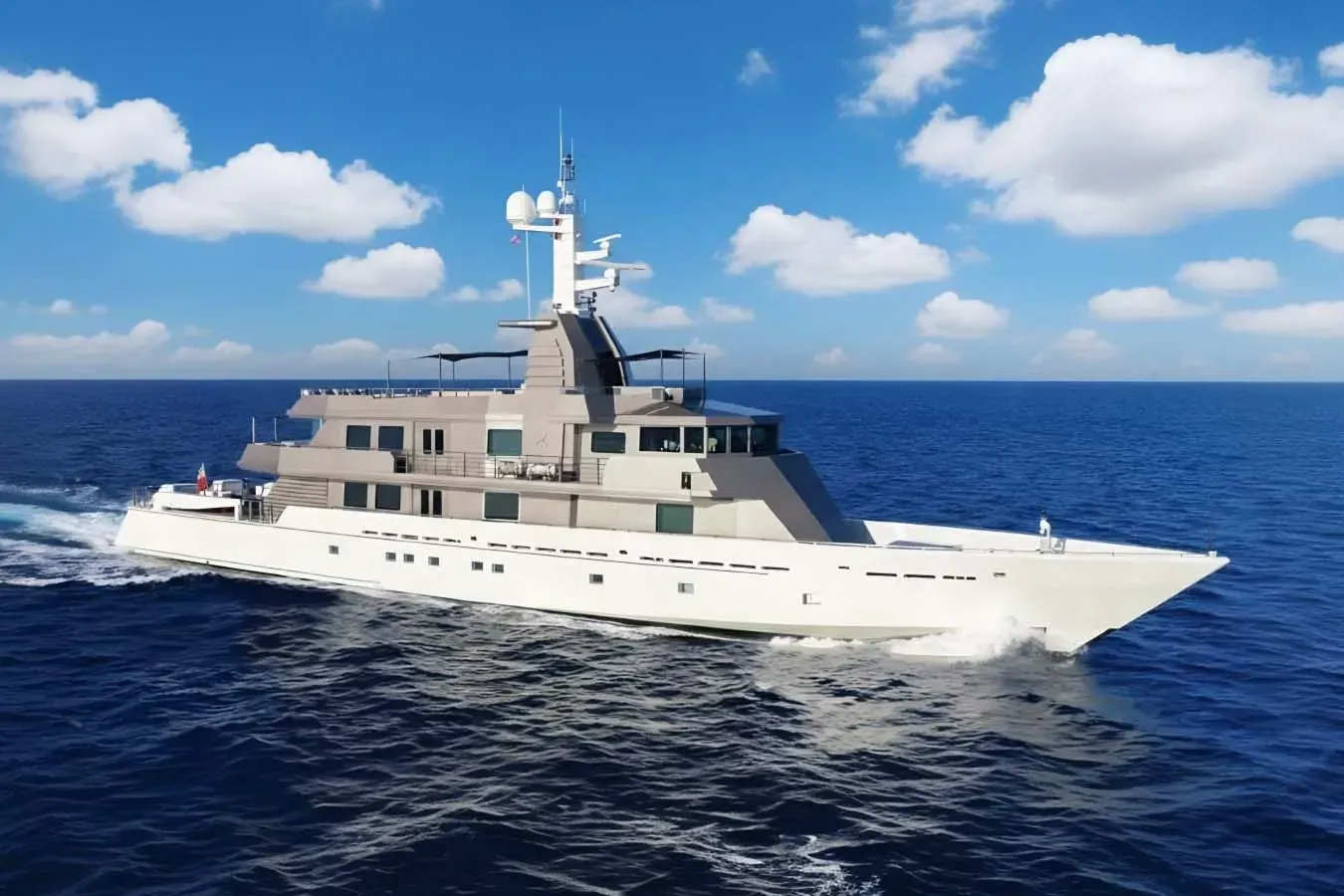 Mizu yacht, a 174 ft Oceanfast luxury superyacht underway, 53.03 meters, built in 2004, 2026.