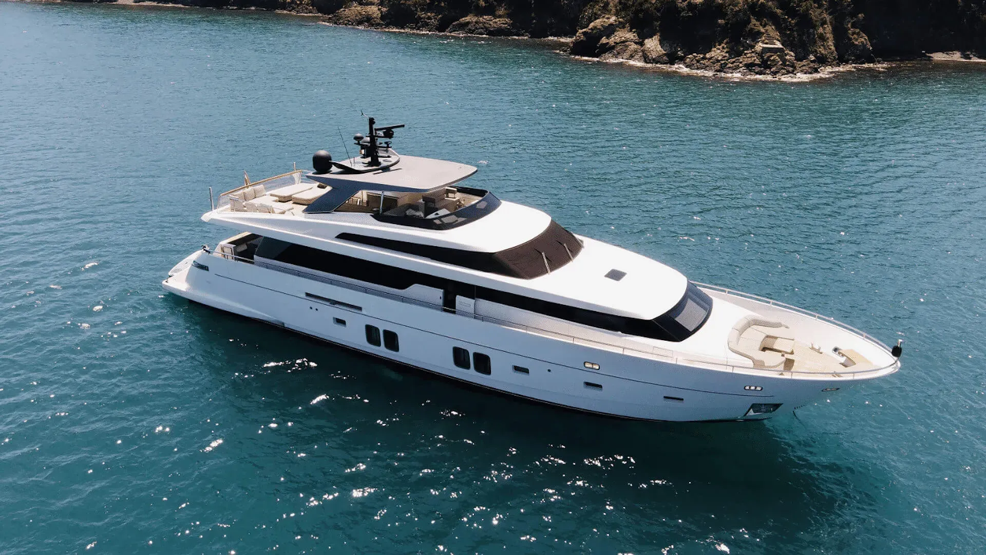 Muma yacht, a 95 ft Sanlorenzo luxury superyacht underway, 29.1 meters, built in 2016.