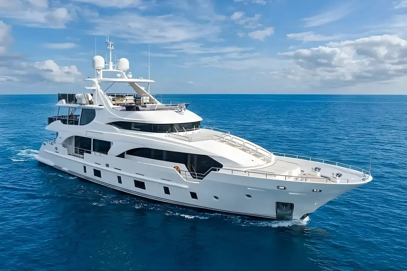 My Paradis yacht, a 108 ft Benetti Yachts luxury superyacht underway, 32.98 meters, built in 2014.