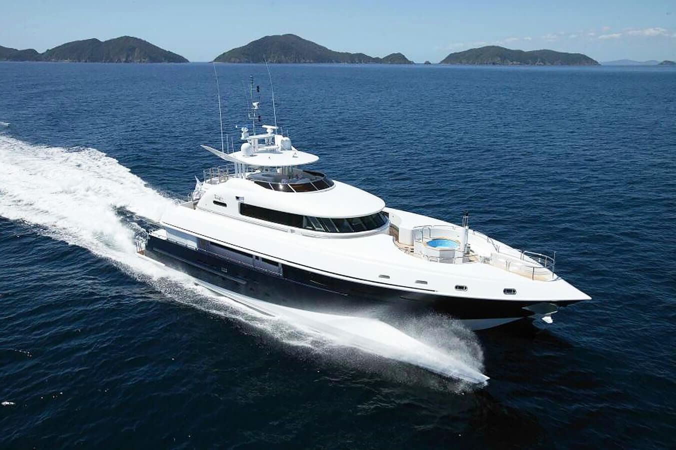 My Spirit yacht, a 115 ft New Zealand luxury superyacht underway, 35.05 meters, built in 2005, 2016.