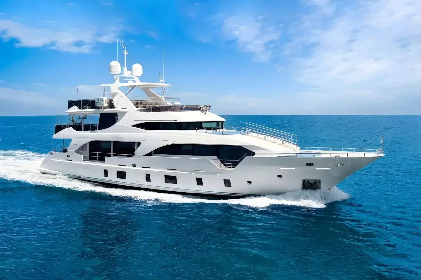 My Twinzz yacht, a 108 ft Benetti Yachts luxury superyacht underway, 32.98 meters, built in 2016.