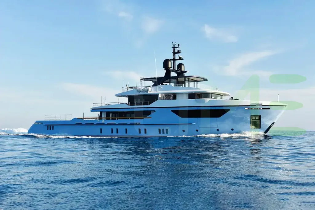 White Ocean Dreamwalker III yacht - 2026 guide with the owner of the world's 1517th largest yacht, the 25th largest yacht built by superyacht builder Sanlorenzo, based in Italy.