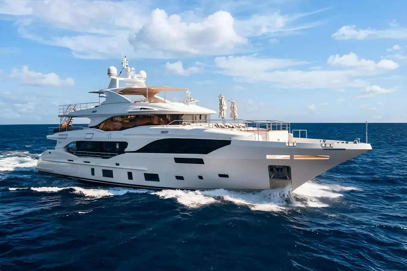 Oli yacht, a 116 ft Benetti Yachts luxury superyacht underway, 35.5 meters, built in 2016.