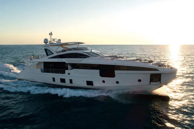 One & Only yacht, a 105 ft Azimut luxury superyacht underway, 32 meters, built in 2020.