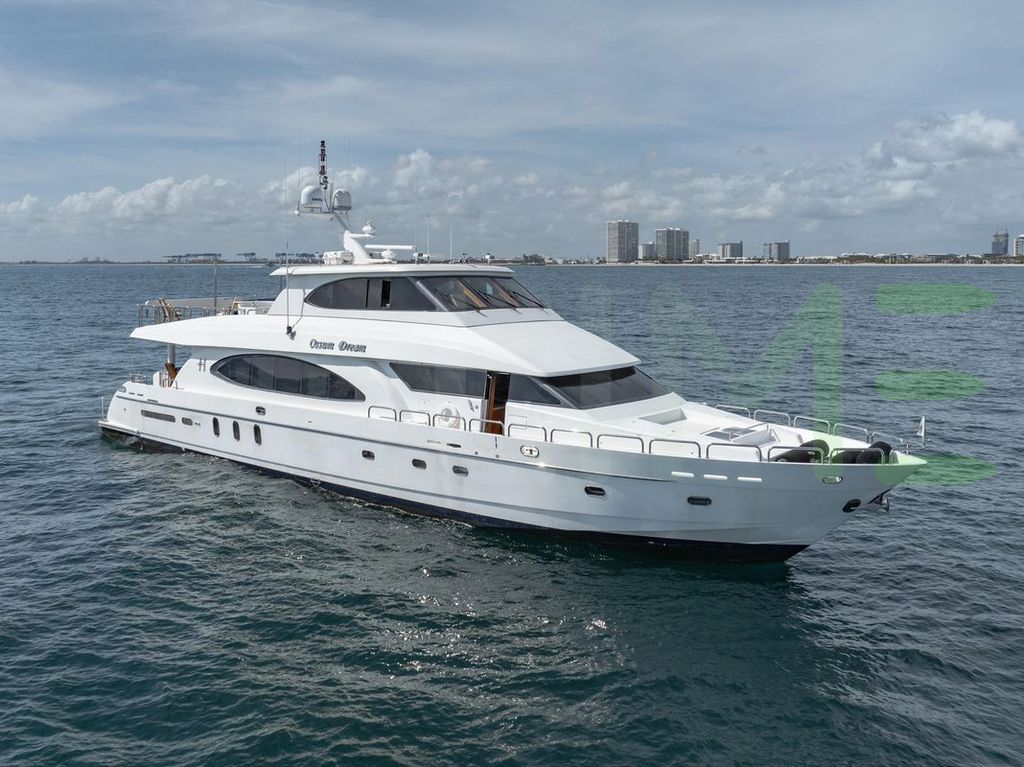 White Ossum Dream yacht for charter and price, located in Caribbean; Bahamas offered for rent by LIME Yachts and Brokerage located in Fort Lauderdale Florida.