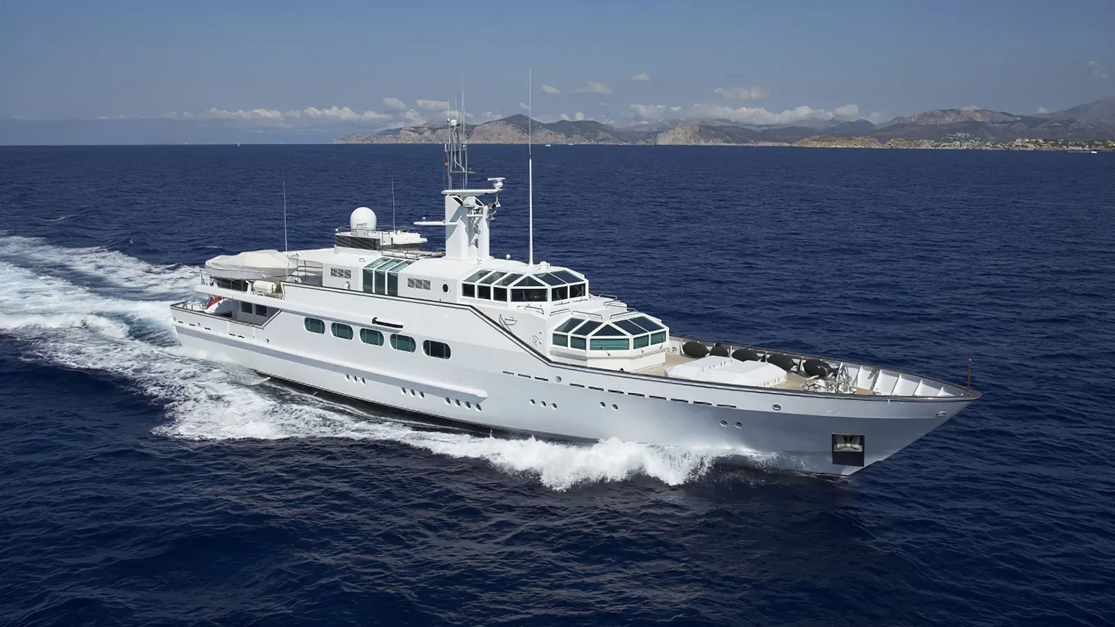 Paraiso yacht, a 152 ft Feadship luxury superyacht underway, 46.6 meters, built in 1983, 2008.