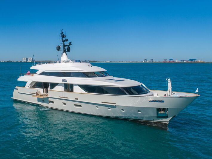 Phoenix yacht, a 112 ft Sanlorenzo luxury superyacht underway, 34.14 meters, built in 2018, 2023.