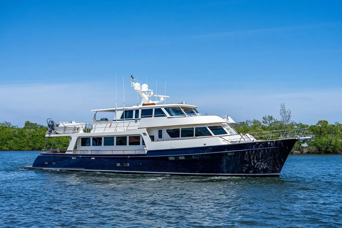 Pivot yacht, a 97 ft Marlow luxury superyacht underway, 29.57 meters, built in 2012.