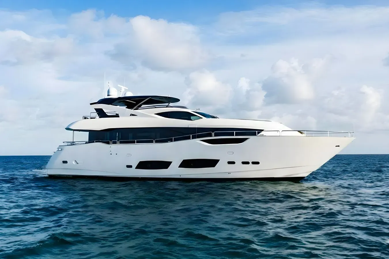 Pura Vida yacht, a 92 ft Sunseeker luxury superyacht underway, 28.06 meters, built in 2019.