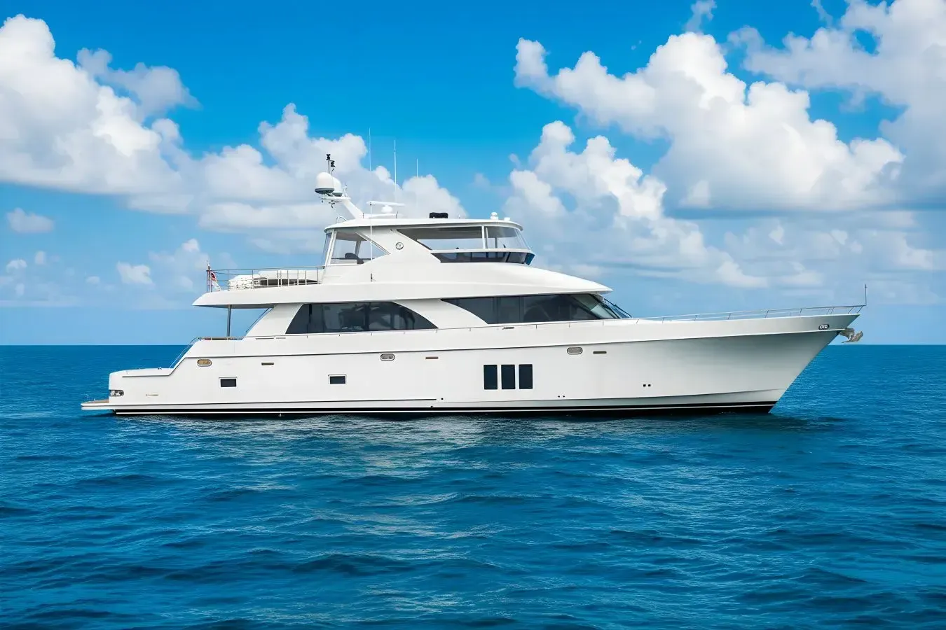 Rhondavous yacht, a 85 ft Ocean Alexander luxury superyacht underway, 25.91 meters, built in 2014.
