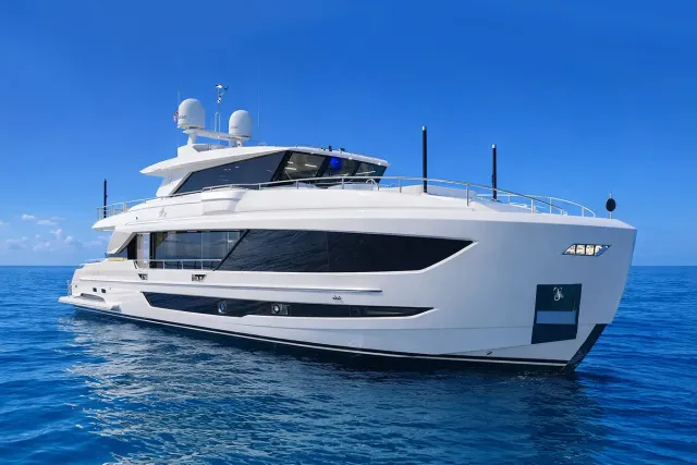 Rio yacht, a 90 ft Horizon luxury superyacht underway, 27.43 meters, built in 2022.