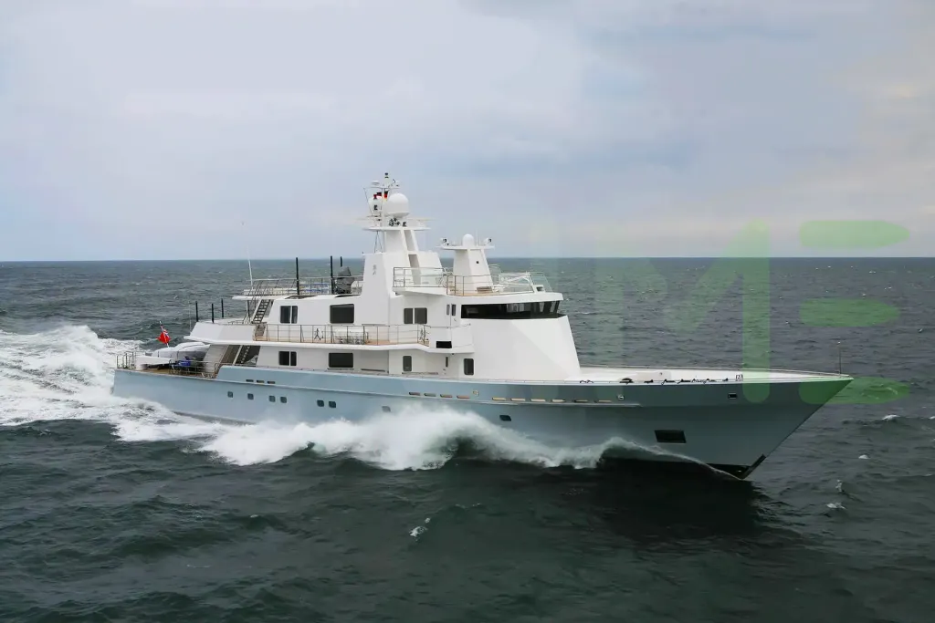 White Ronin yacht - 2026 guide with the owner of the world's 681st largest yacht, the 87th largest yacht built by superyacht builder Lürssen, based in Germany.