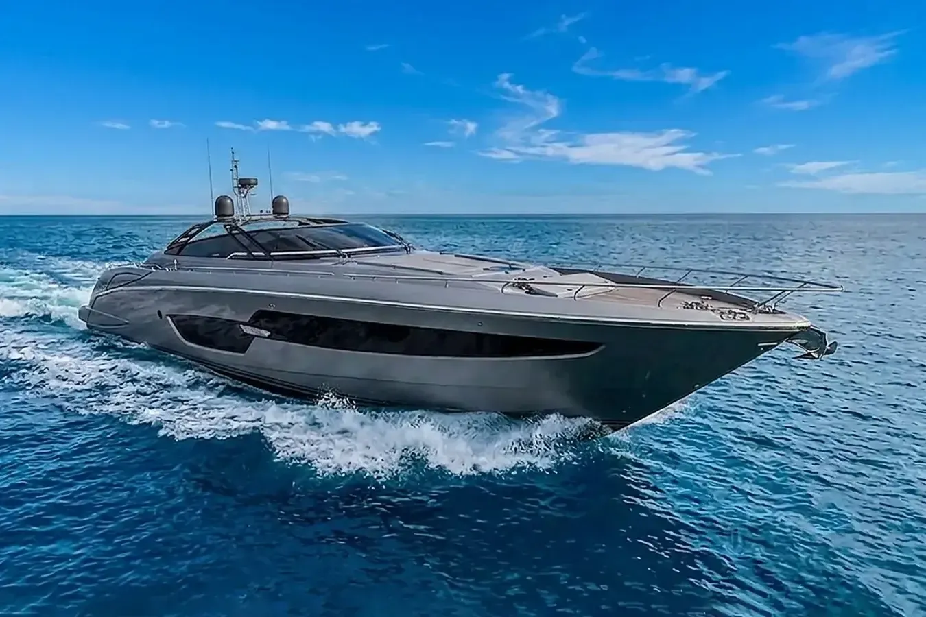 Ruban yacht, a 88 ft Riva luxury superyacht underway, 26.84 meters, built in 2016.