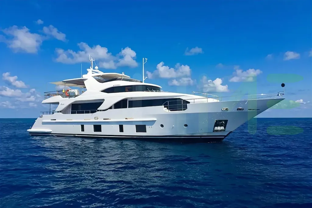 White Ruf-Fles yacht - 2026 guide with the owner of the world's 8157th largest yacht, the 383rd largest yacht built by superyacht builder Benetti Yachts, based in Italy.