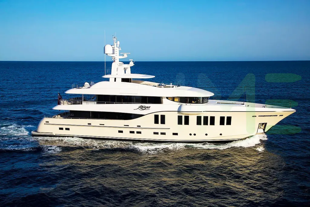 White Ruya yacht for charter and price, located in Mediterranean; France; Italy; Monaco; Bermuda; Caribbean; Antigua; Bahamas; Saint Martin; St Barts offered for rent by LIME Yachts and Brokerage located in Fort Lauderdale Florida.