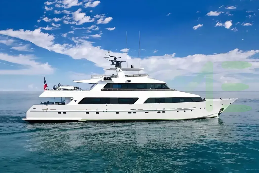 White Sea Axis yacht - 2026 guide with the owner of the world's 3137th largest yacht, the 103rd largest yacht built by superyacht builder Heesen, based in Netherlands.