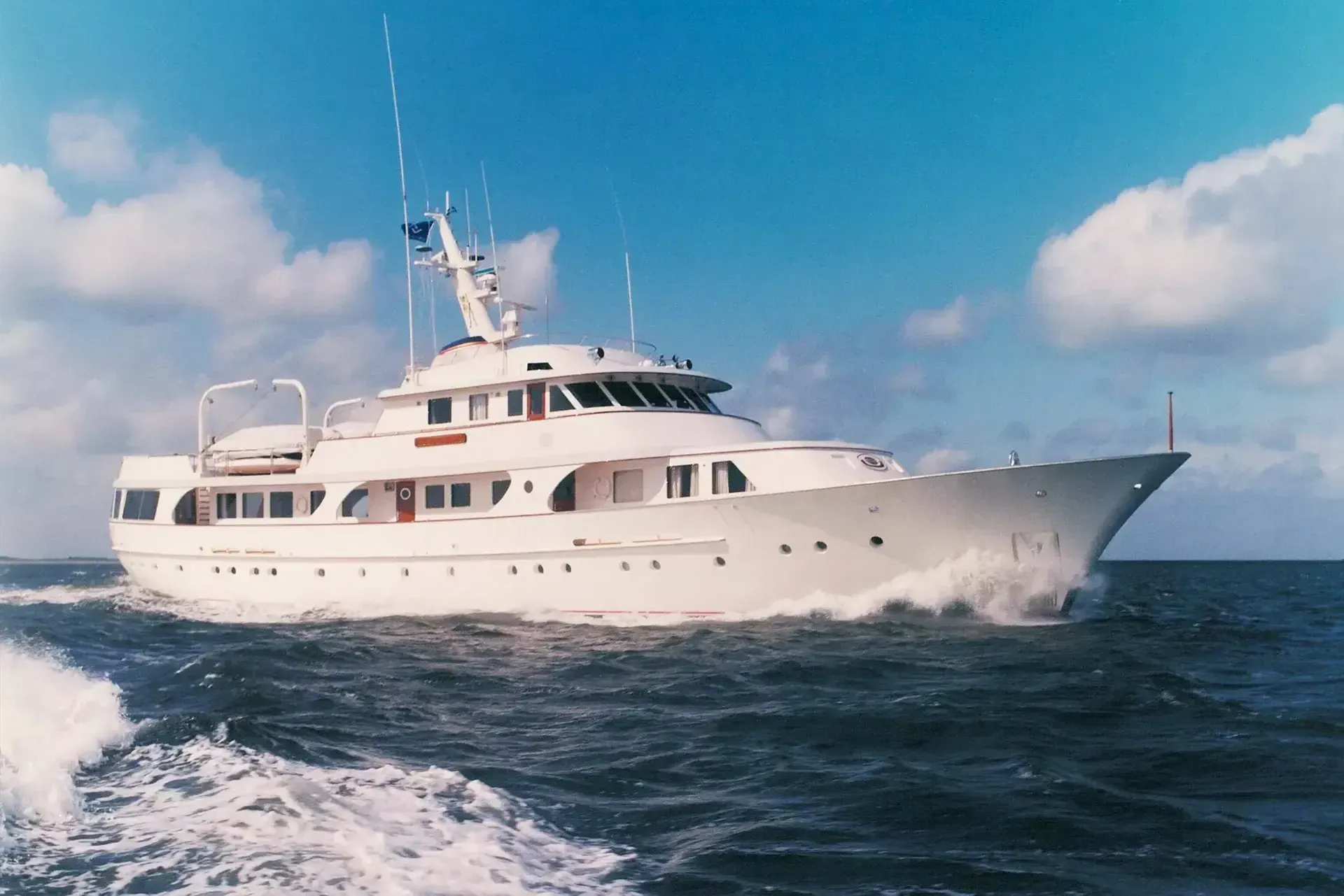 Splendido yacht, a 131 ft Feadship luxury superyacht underway, 40.02 meters, built in 1980, 2025.