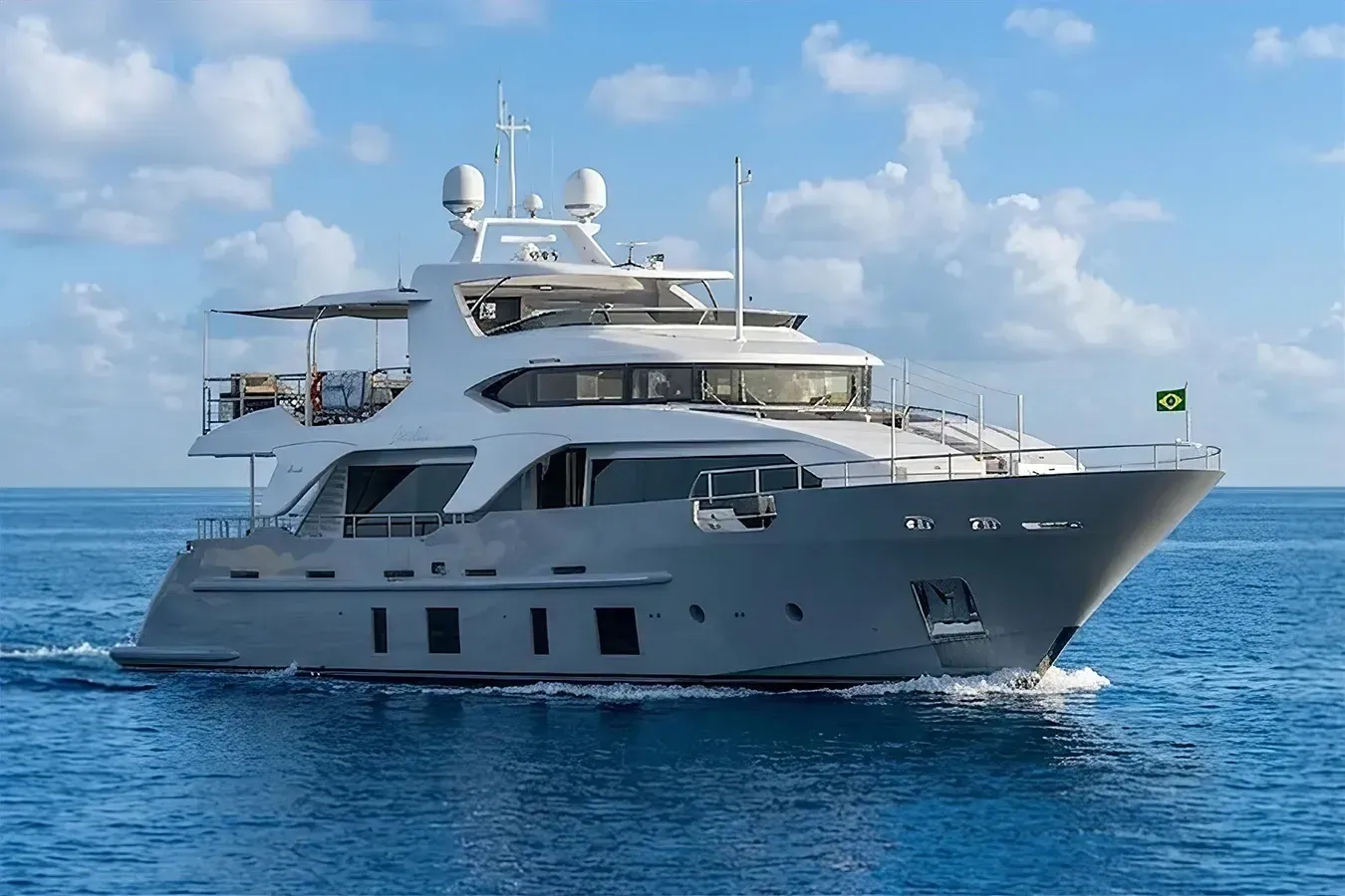 That's Life yacht, a 93 ft Benetti Yachts luxury superyacht underway, 28.5 meters, built in 2016.