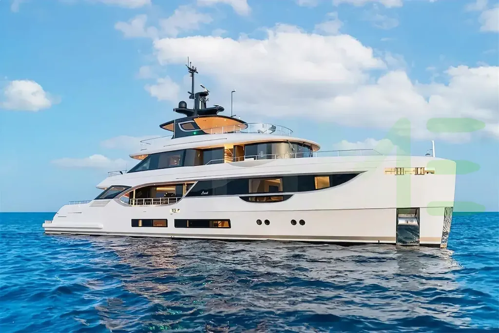 White Ubiquitous yacht - 2026 guide with the owner of the world's 4501st largest yacht, the 307th largest yacht built by superyacht builder Benetti Yachts, based in Italy.