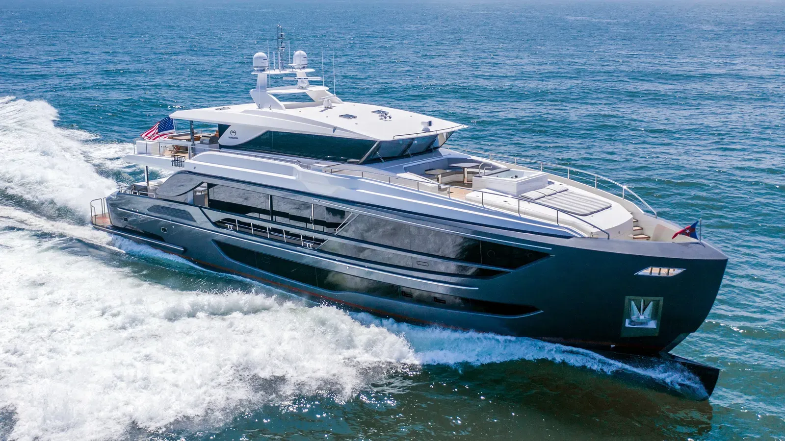 Untethered yacht, a 108 ft Horizon luxury superyacht underway, 33.07 meters, built in 2020.