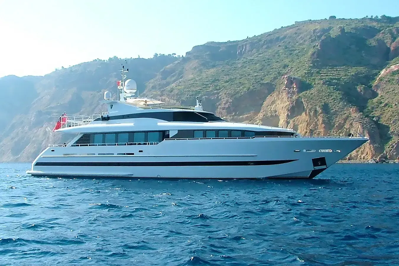 Verse yacht, a 100 ft Heesen luxury superyacht underway, 30.66 meters, built in 2000.