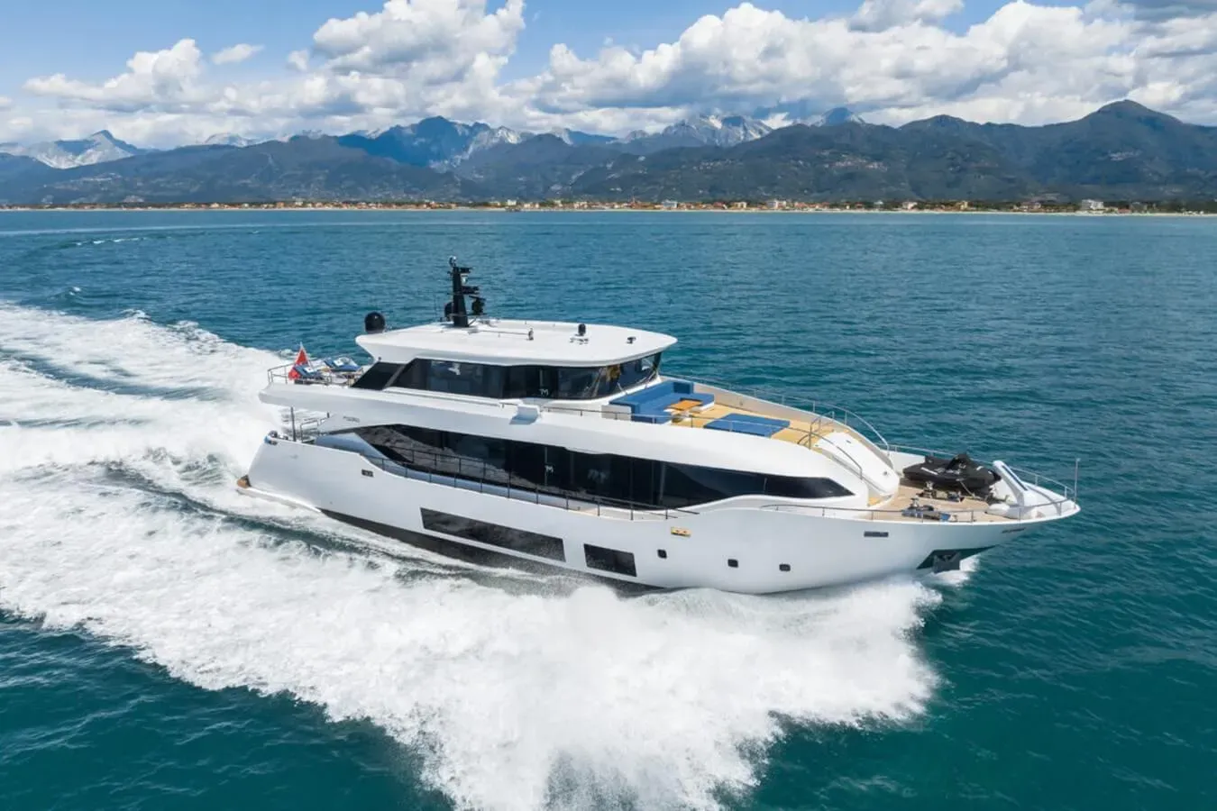 Zout yacht, a 100 ft Maiora luxury superyacht underway, 30.61 meters, built in 2021.